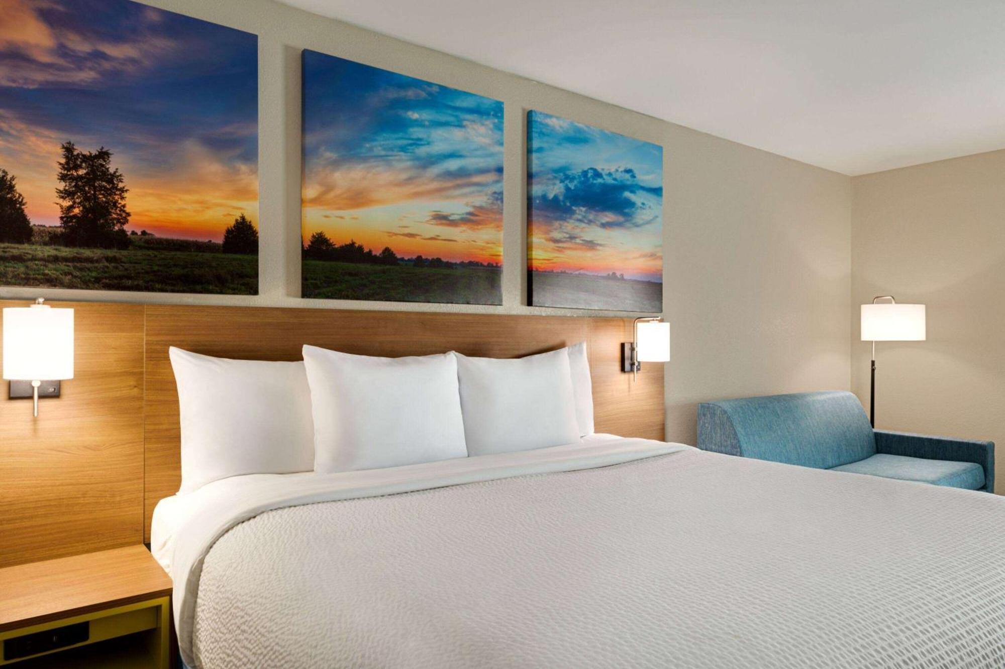 Days Inn By Wyndham Hillsboro מראה חיצוני תמונה