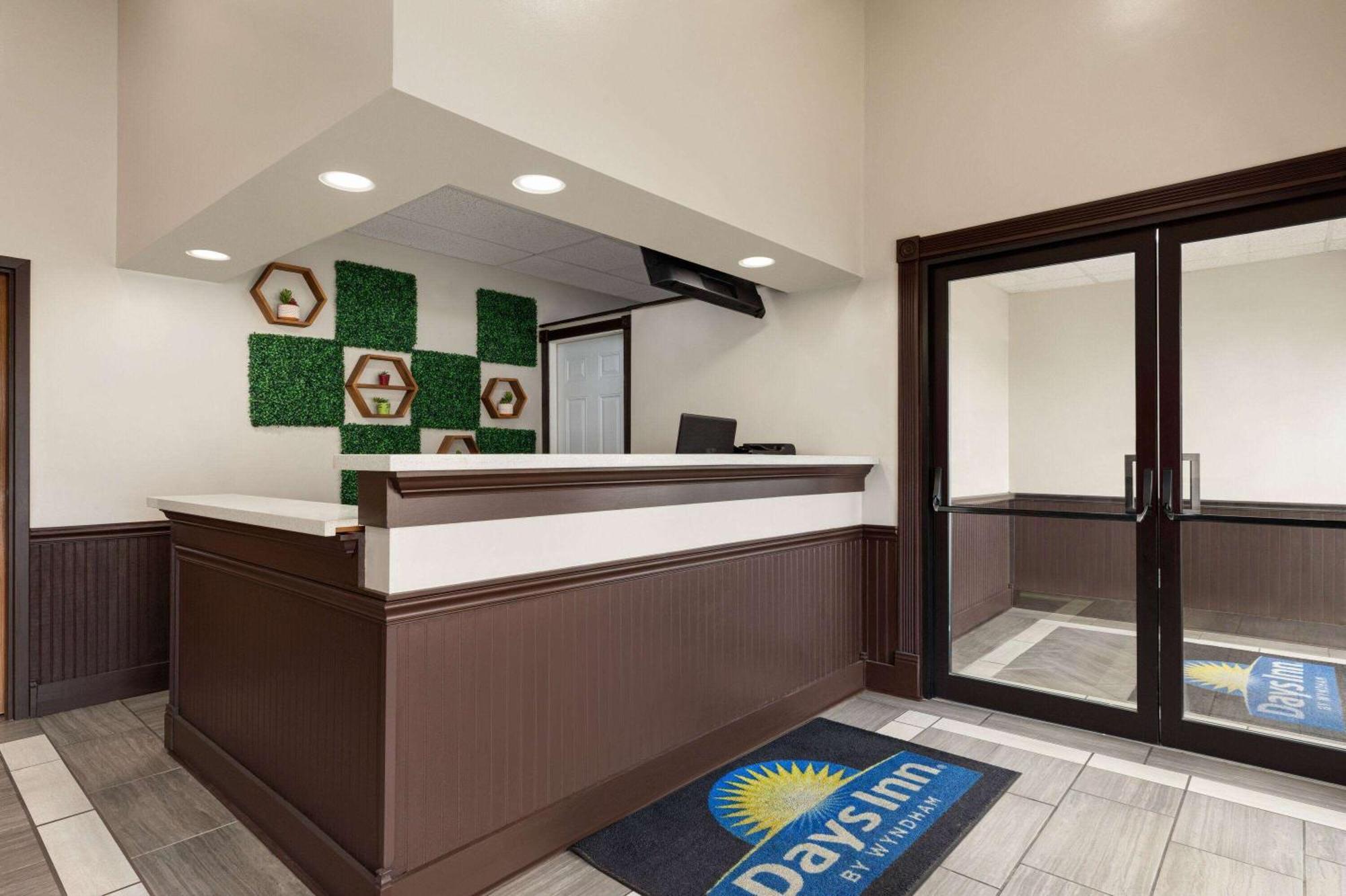 Days Inn By Wyndham Hillsboro מראה חיצוני תמונה